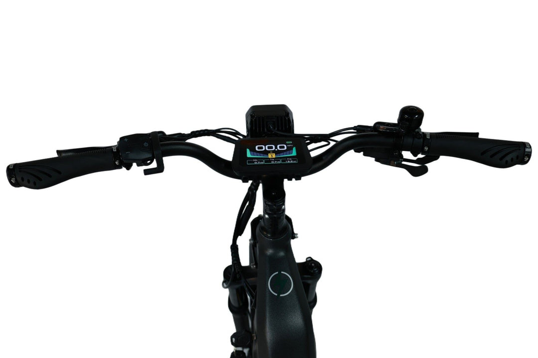 How far can Pioneer Lite travel on one charge?